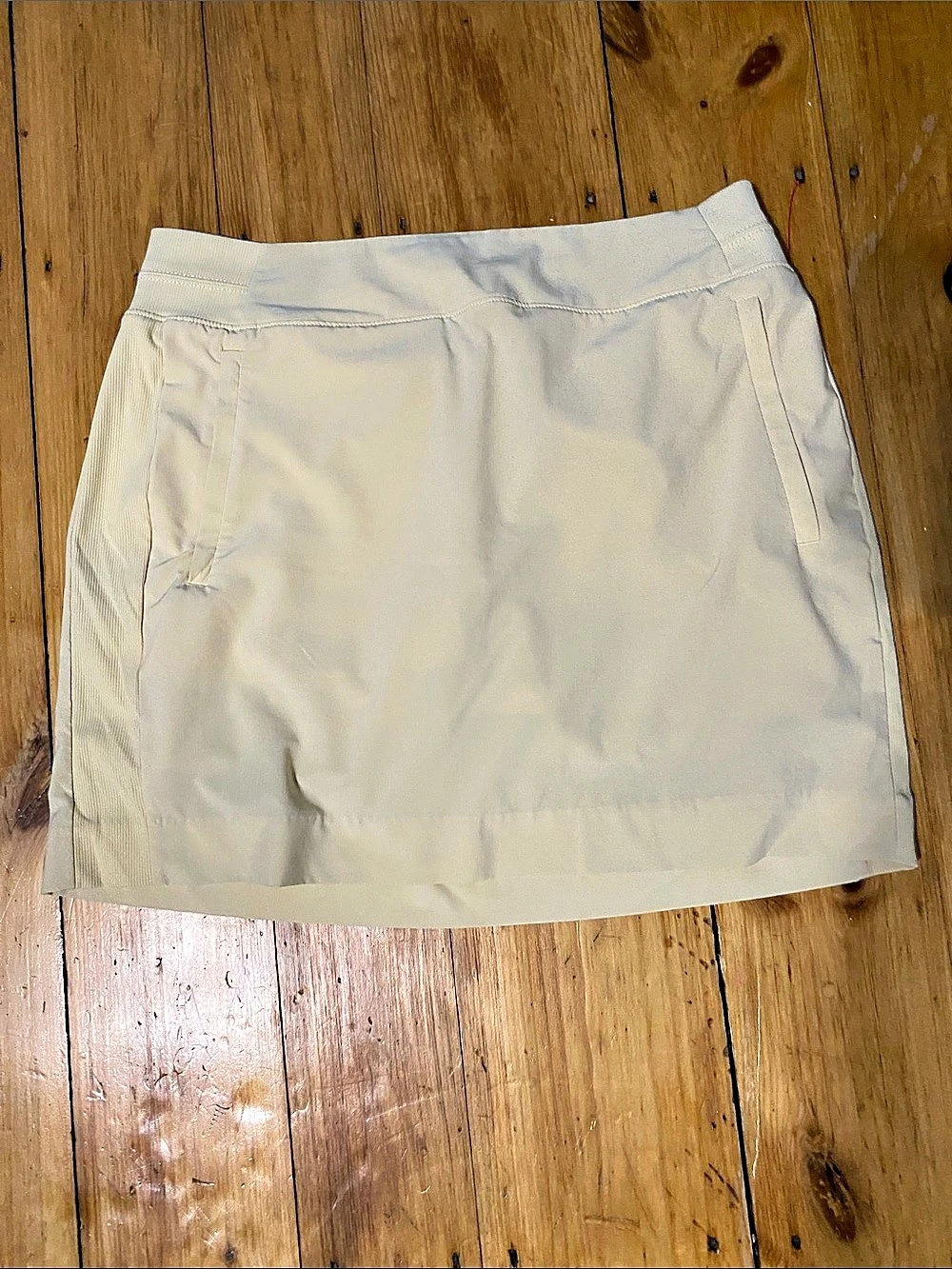 Athleta Athletic Short in yellow Size 10 like new!